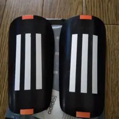 adidas F50 シンガード ブラック/ホワイト