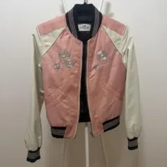 最終★美品★コーチCOACHシグネチャー　スカジャン刺繍ロゴジャケットピンク COACH® Outlet | Reversible Spring Blossom Signature Souvenir Jacket
