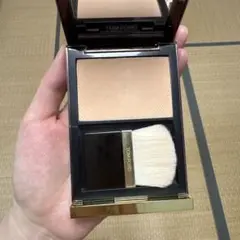 TOM FORD プレストパウダー 02ブラシ付きのサムネイル
