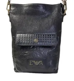 美品　EMPORIO ARMANI レザー ショルダーバッグ ブラック　斜め掛けのサムネイル