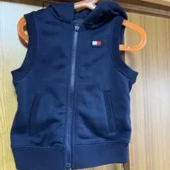 週末セール　TOMMY HILFIGER フード付きノースリーブパーカー 110