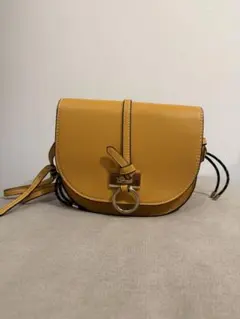 【週末限定価格】ZARA セミサークル型クロスボディバッグ　タッセル付き