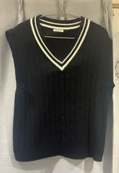 ネイビー ケーブルニット Vネックベスト