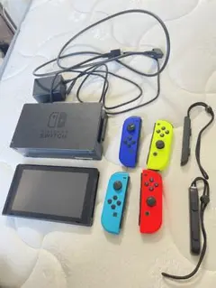 Nintendo Switch 本体および付属品