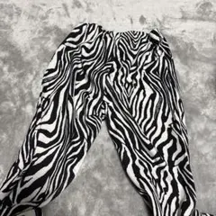 超格安‼️ゼブラ柄フレアパンツ