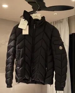 Moncler ブラック ダウンジャケット