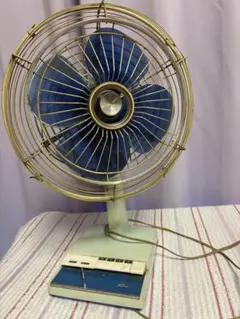 レトロ 卓上扇風機 ブルー羽根 本体 - メルカリ