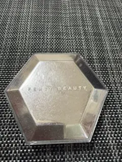 Fenty Beauty Diamond Bomb How Man Caratsのサムネイル