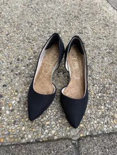 ブラックポインテッドトゥパンプス