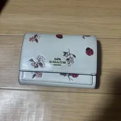 COACH 花とテントウムシ 二つ折り財布
