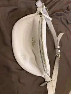 美品 最終値下げ COACH ホワイトレザー ボディバッグ ウエストバッグ
