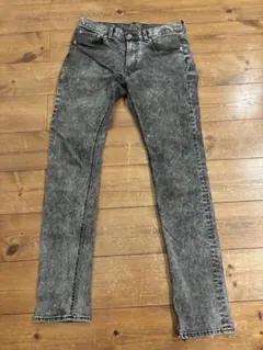 ジーユー　GU スキニー　ジーンズ　ブラック　グレー系　メンズ　デニム