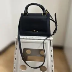 CHARLES & KEITH ブラックショルダーバッグ