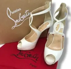 【美品】クリスチャンルブタン エナメル パンプス オープントゥ サンダル