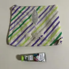 ロクシタンのポーチとハンドクリームのセット　新品　未使用品