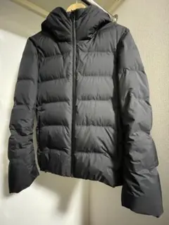 【送料込】UNIQLO ユニクロ シームレスダウンパーカ 黒 Sダウンジャケット