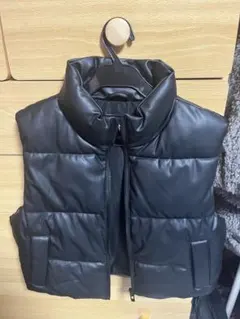 ZARA 黒 ダウンベスト