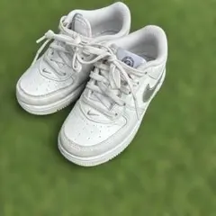 Nike Air Force 1 ホワイト スニーカー