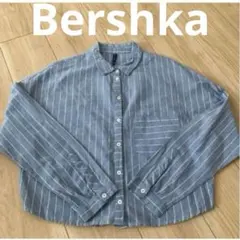 ４２　　Bershka ストライプ クロップドシャツのサムネイル