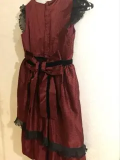 赤と黒のフォーマルドレス