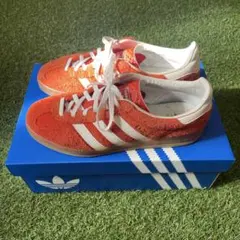 adidas gazelle オレンジ　25.5