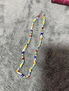 カラフル花形ビーズネックレス