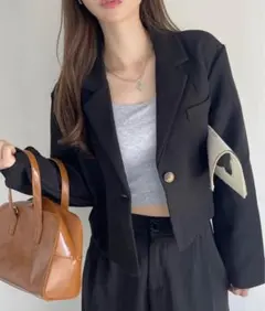 Ada. ショート丈 クロップド テーラード ジャケット