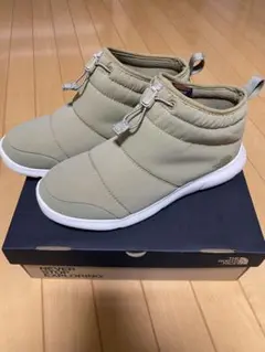 THE NORTH FACE ベージュブーツ