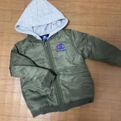 Champion 中綿入り 重ね着風 フード付きMA-1 カーキ 100