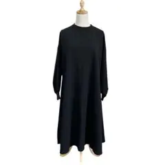コカ✨ エンボス加工バルーンスリーブAラインワンピース【Ｓ】ブラック　黒