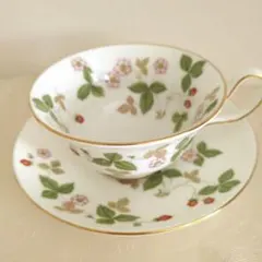 ⭐️再価格変更します⭐️♥WEDGWOODワイルドストロベリーカップ＆ソーサー♥