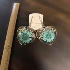 ハート型レジンピアス 青い花