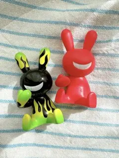 BLACK RABBiT ブラックラビット カプセルトイ　2種