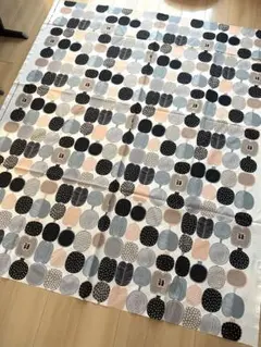 マリメッコ　KOMPOTTI はぎれ　布