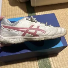 ASICS サッカーシューズ ホワイト/ピンク