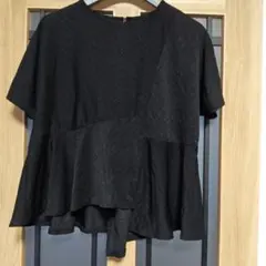 大きいサイズオシャレデザインなレース素材の様な半袖トップス 黒