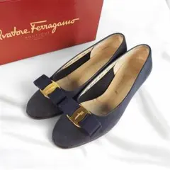 フェラガモ VARA ヴァラリボン パンプス 紺 4.5C 約22cm