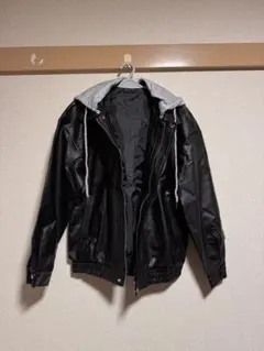 黒 レザージャケット フード付き