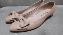 【美品】DIANA 本革 ピンクベージュ リボン付き ローヒールフラットパンプス