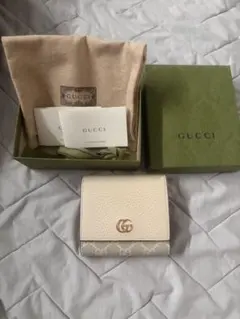 GUCCI GGマーモント 二つ折り財布 ホワイトのサムネイル