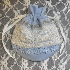 コロっとした丸型巾着　縦18㌢×横15㌢
