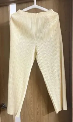 PLEATS PLEASE パンツ　サイズ3のサムネイル