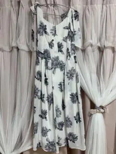 Herlipto Sunflower-Printed Midi Dressのサムネイル