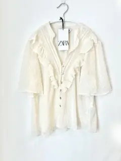 【新品】ZARA アイボリー フリル付きブラウス XS