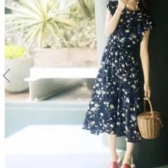 フラワープリント ワンピース Mサイズ ネイビー