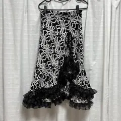 社交ダンス用　黒白花柄スカート
