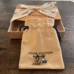 ルイヴィトン LV パーリー フラワー ブローチ M03533 新品 箱付き