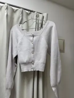 アイボリー　ボタン付きニットカーディガン