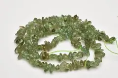 グリーンアパタイト 4x8mm チップ ミニタンブル さざれ １連（約３８ｃｍ）