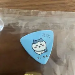 ちいかわ　ハチワレ　ギター　ピック